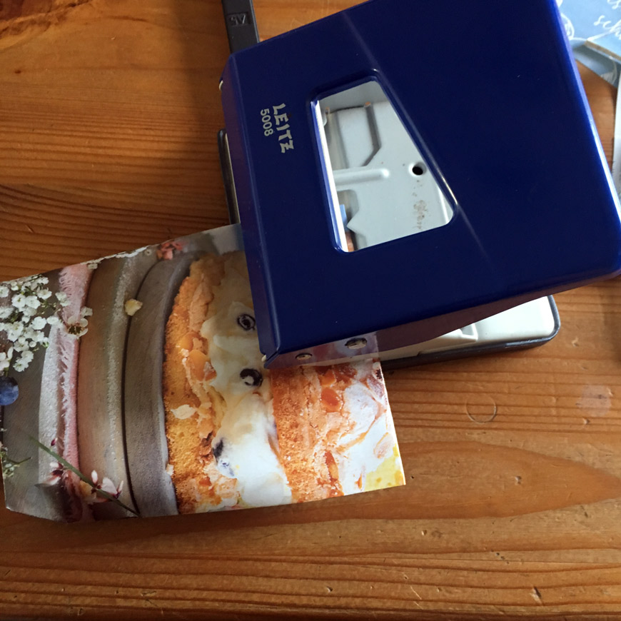 Papiergeschenktüten aus alter Zeitung