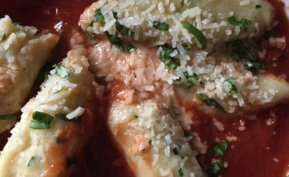 Malfatti mit Tomatensauce